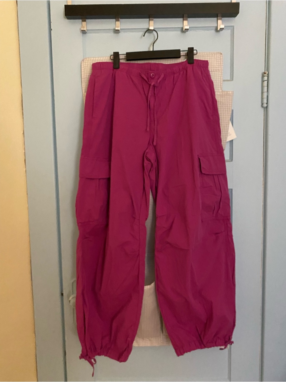 American Eagle Outfitters Hot Pink Cargo Jogger Pants. BRAND NEW - Picture 3 of 8